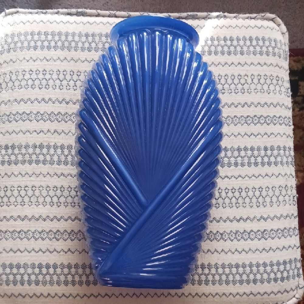Anchor Hocking Cobalt Blue Ribbed Vase